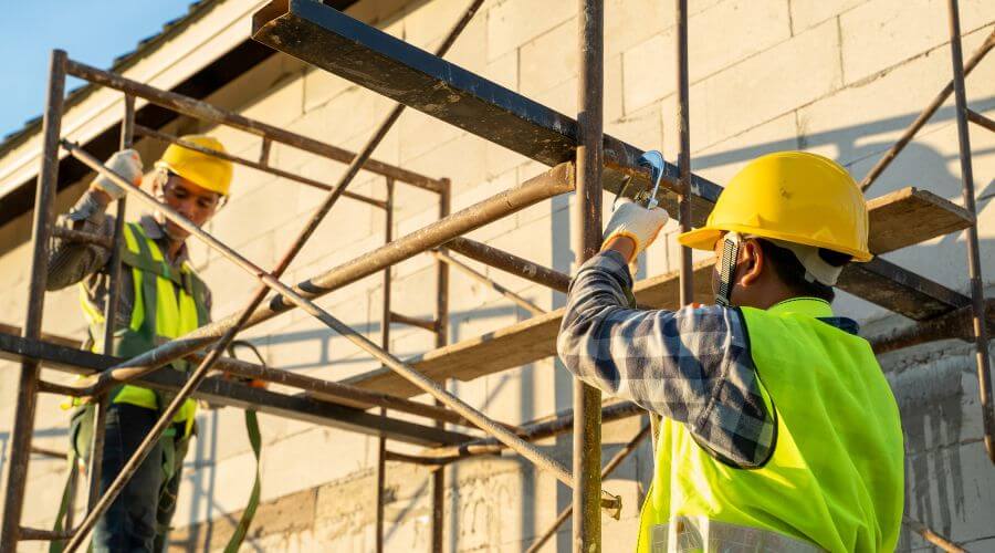 Professional gutter cleaning in Eltopia, WA